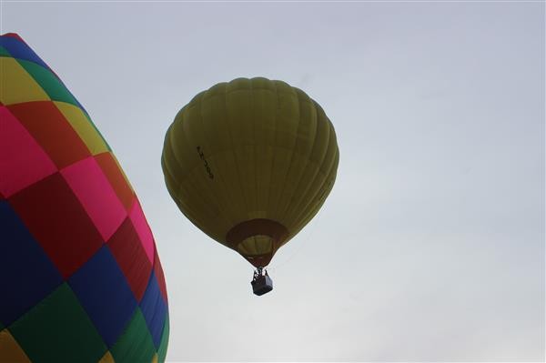 Впервые воздушный шар пролетел над плоскогороьем Мокчау - ảnh 1